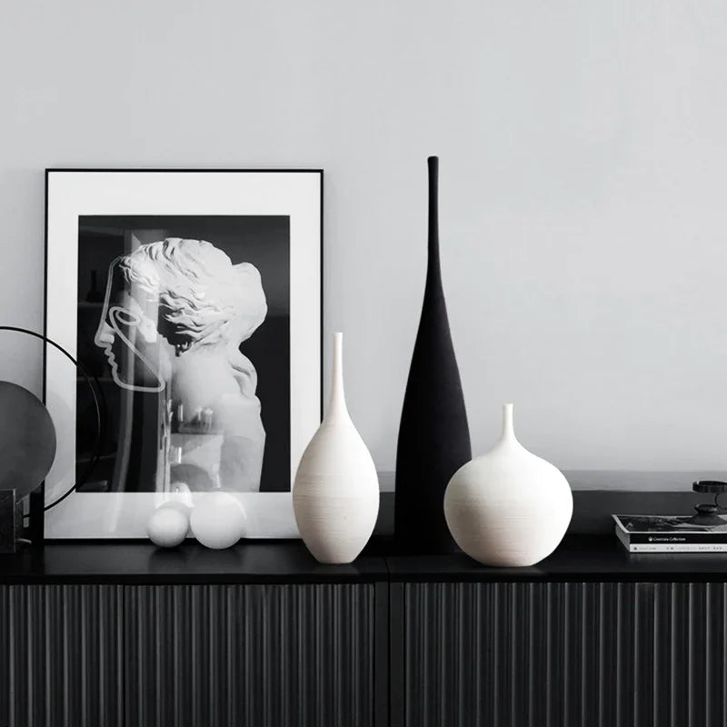Zen Elegance – Handcrafted Minimalist Art Vase