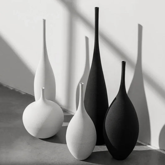 Zen Elegance – Handcrafted Minimalist Art Vase