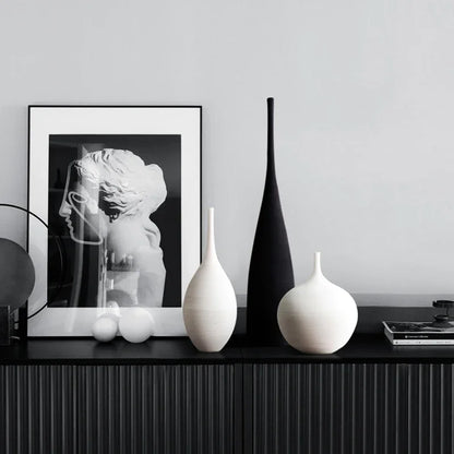 Zen Elegance – Handcrafted Minimalist Art Vase
