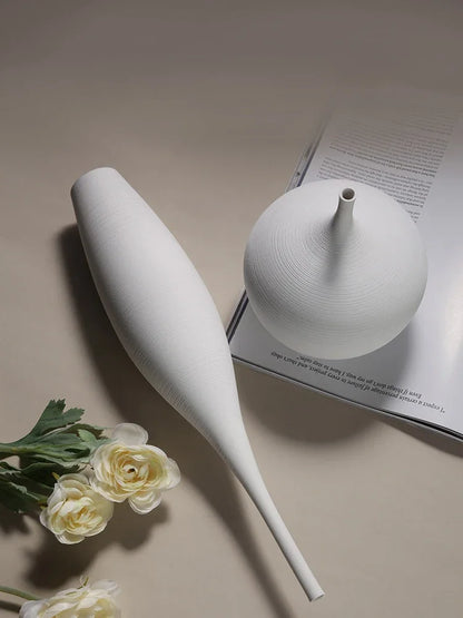 Zen Elegance – Handcrafted Minimalist Art Vase