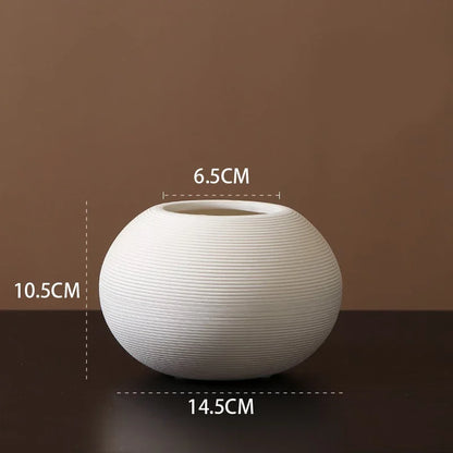 Zen Elegance – Handcrafted Minimalist Art Vase