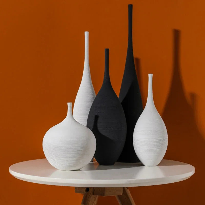 Zen Elegance – Handcrafted Minimalist Art Vase